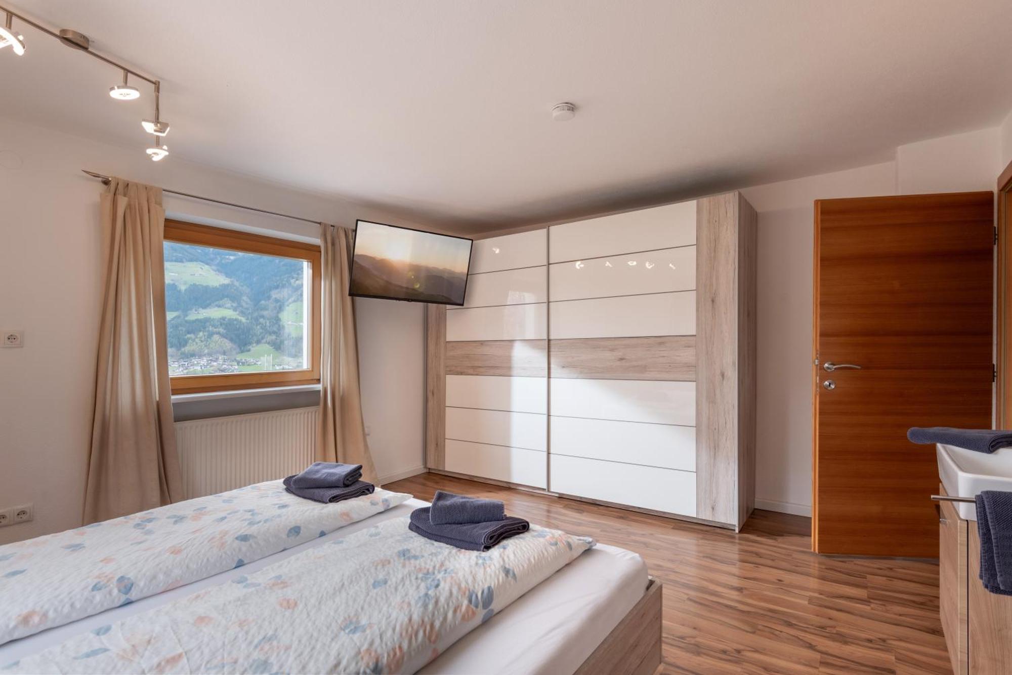 Apartments Gondelspass Fuegen Exterior photo
