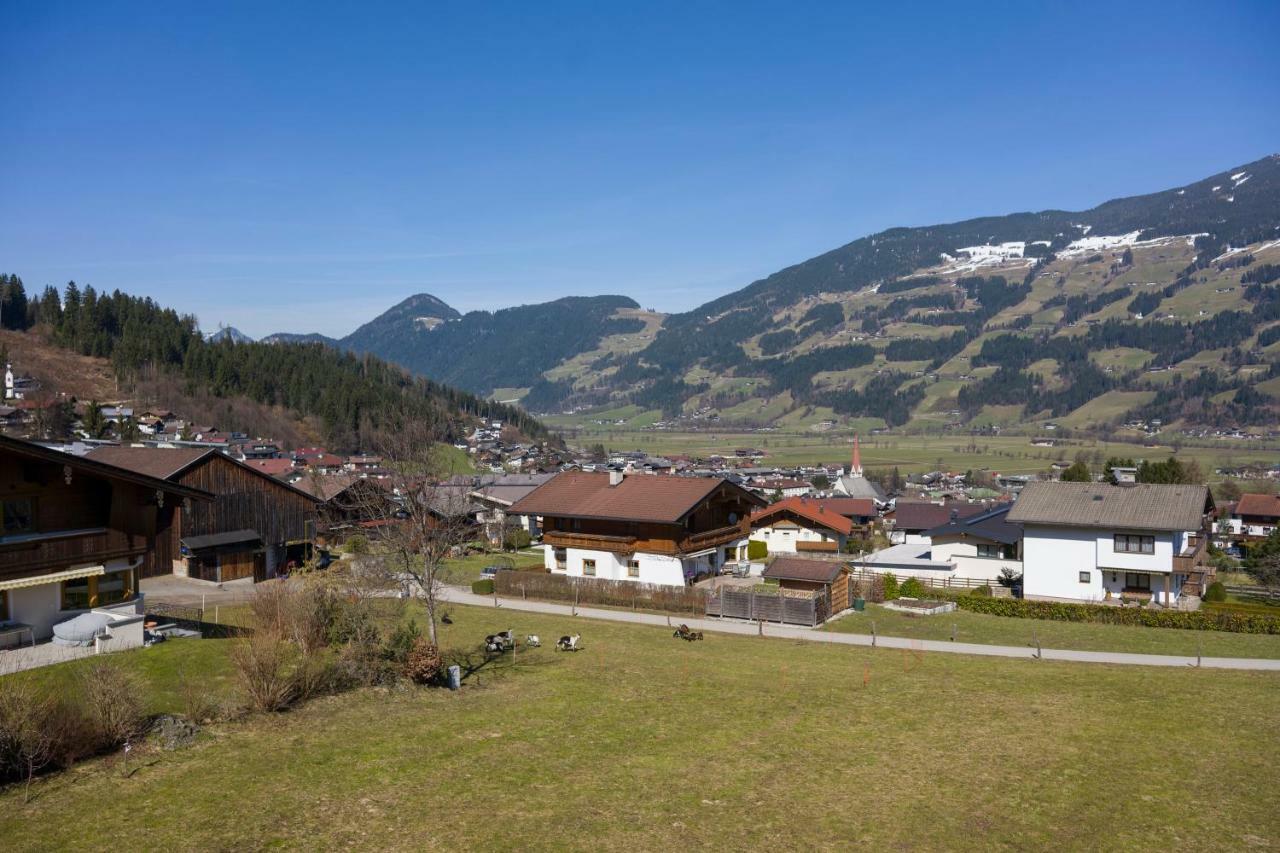Apartments Gondelspass Fuegen Exterior photo